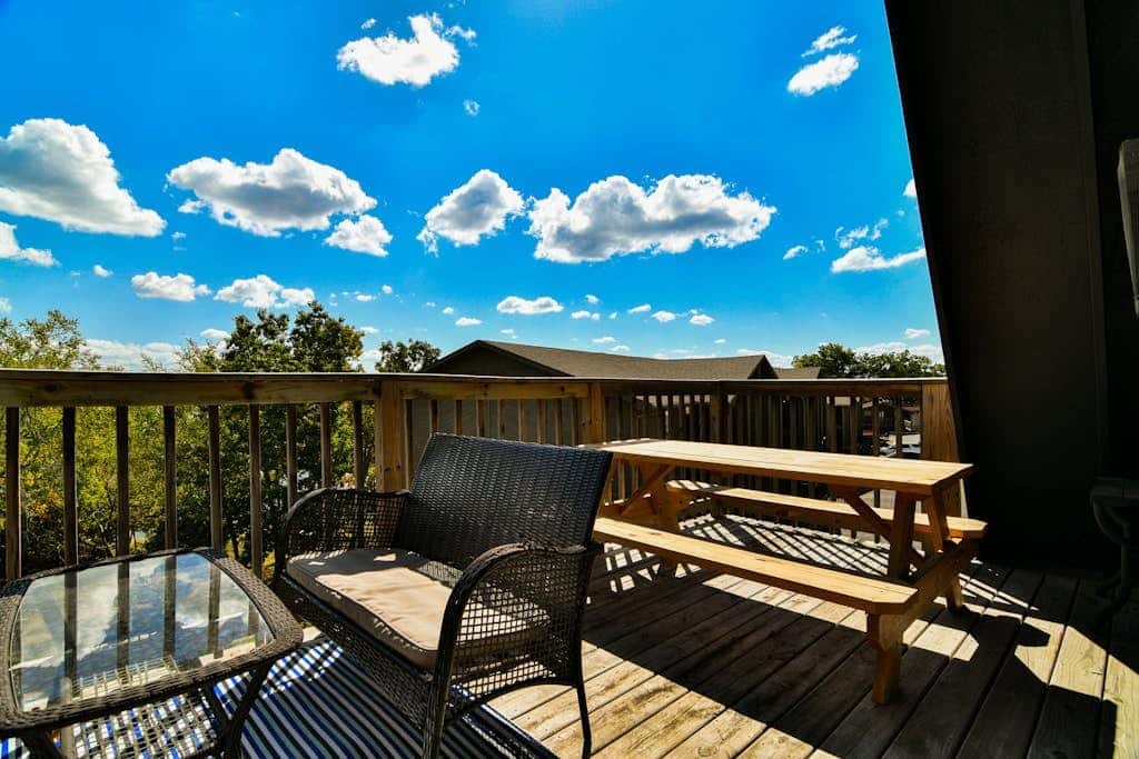 Woodsy 2BR A-Frame - HOT TUB - Pool Table & Lake