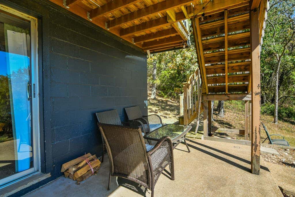 Woodsy 2BR A-Frame - HOT TUB - Pool Table & Lake