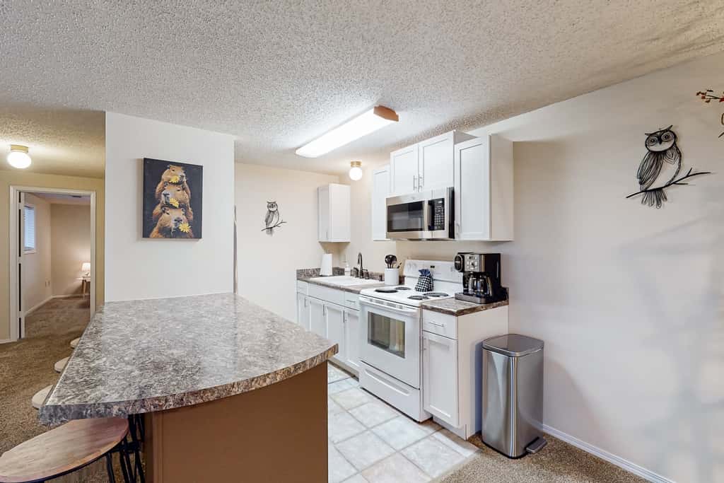 Serene 1BR Condo - Valley Views - Community POOL