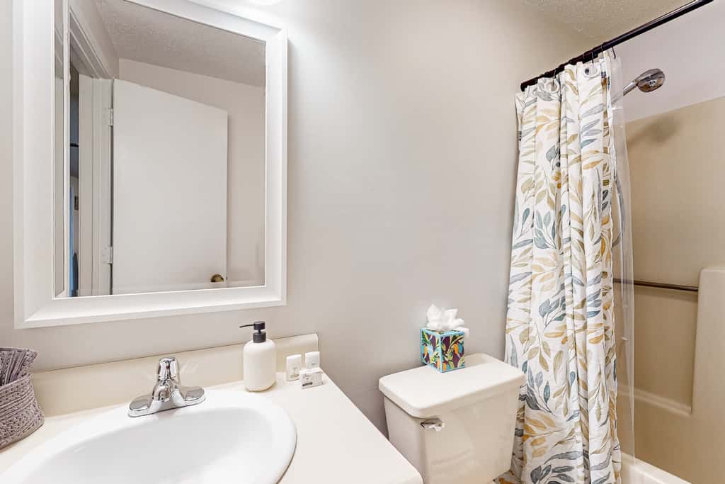 Serene 1BR Condo - Valley Views - Community POOL