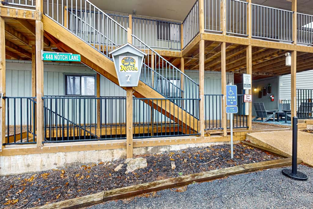 Serene 1BR Condo - Valley Views - Community POOL
