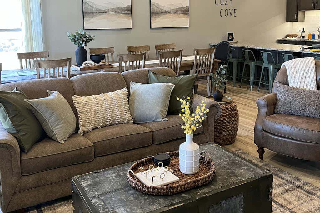 POOL & Arcade - Spacious 4BR Lodge - Near Branson