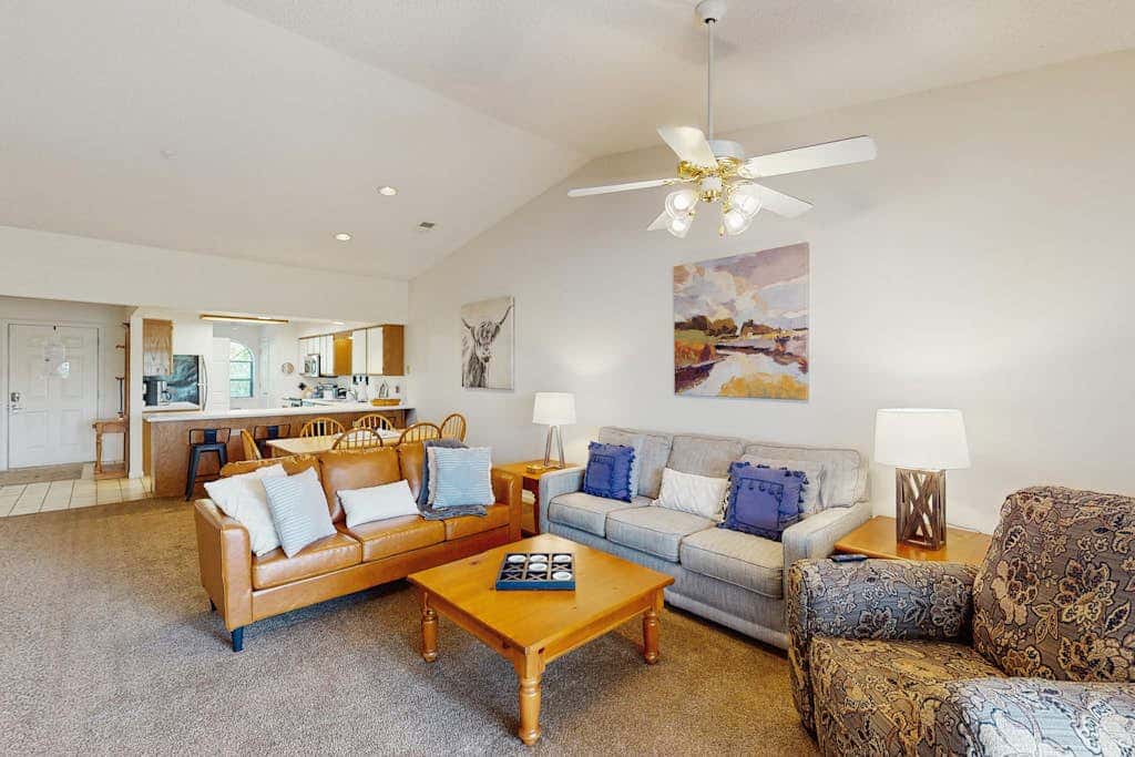 2BR Branson Condo w indoor/outdoor pools & sauna
