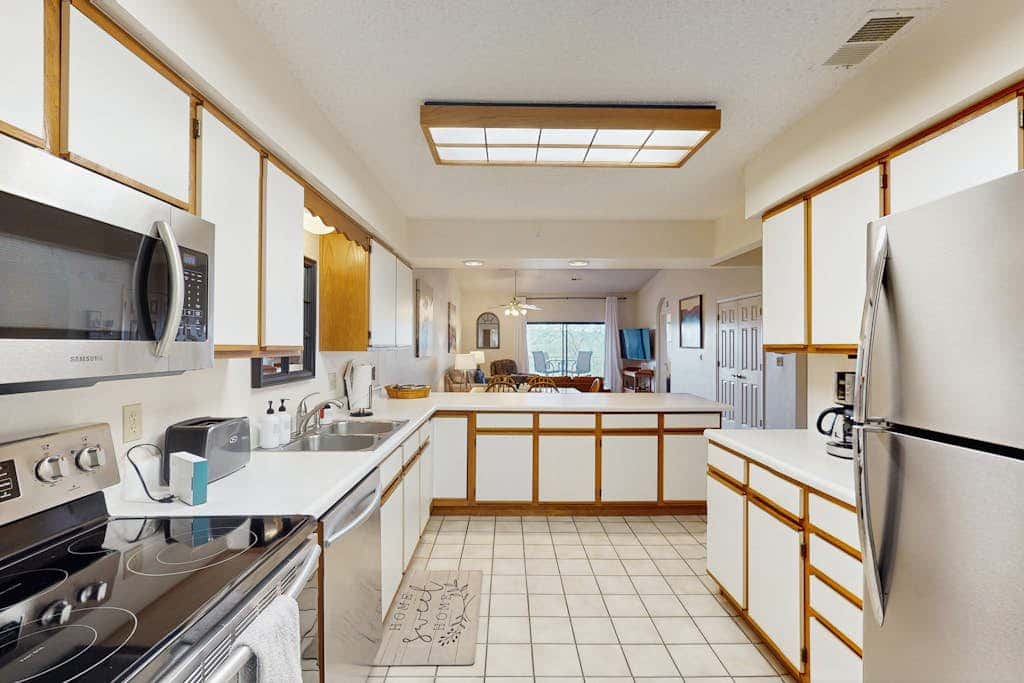2BR Branson Condo w indoor/outdoor pools & sauna