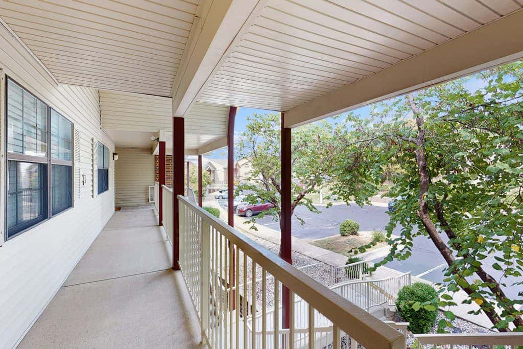 2BR Branson Condo w indoor/outdoor pools & sauna