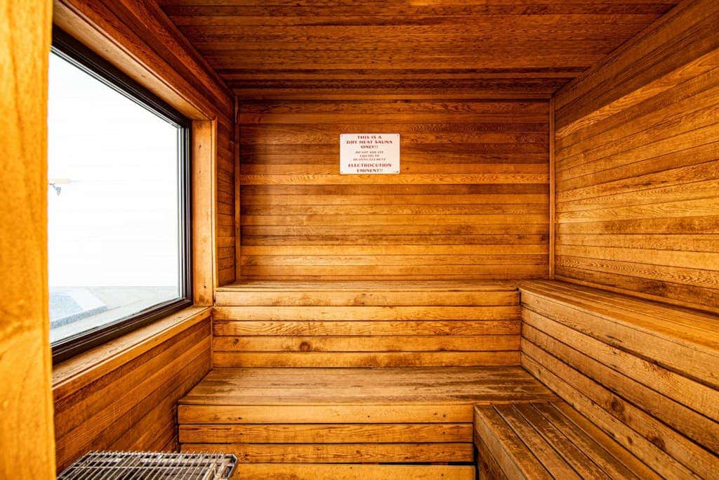 2BR Branson Condo w indoor/outdoor pools & sauna