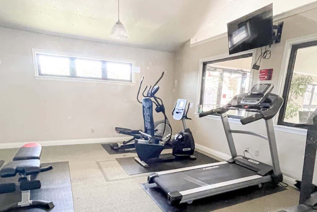 2BR Branson Condo w indoor/outdoor pools & sauna