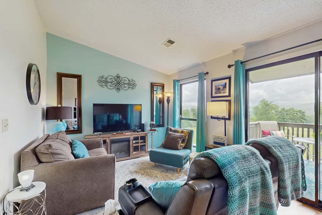 Serene 1BR Retreat - GOLF VIEW - Pools & Fireplace