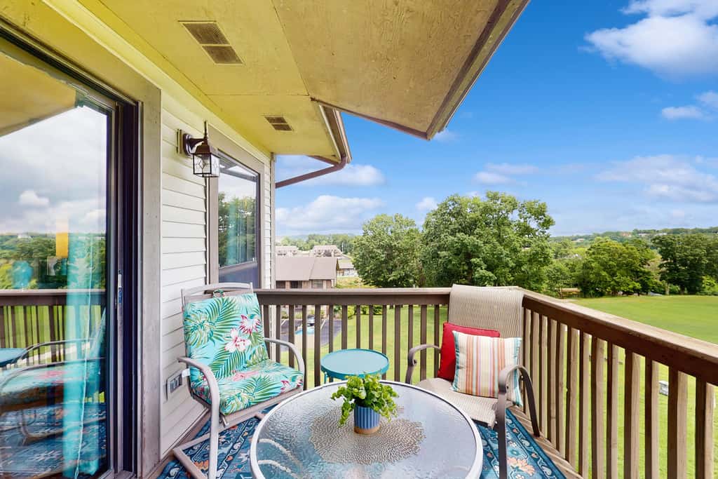 Serene 1BR Retreat - GOLF VIEW - Pools & Fireplace