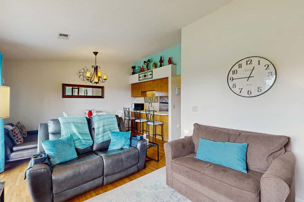 Serene 1BR Retreat - GOLF VIEW - Pools & Fireplace
