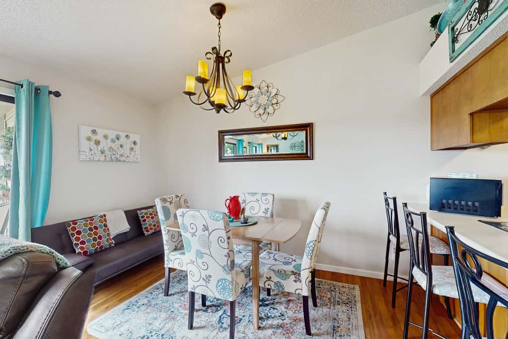 Serene 1BR Retreat - GOLF VIEW - Pools & Fireplace