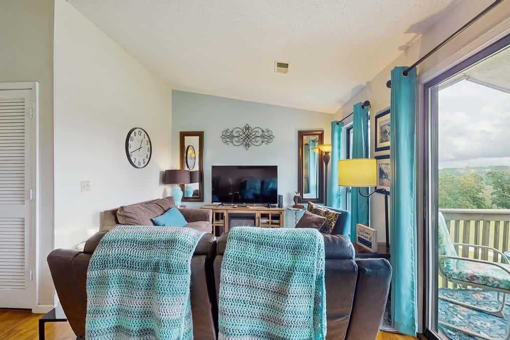 Serene 1BR Retreat - GOLF VIEW - Pools & Fireplace