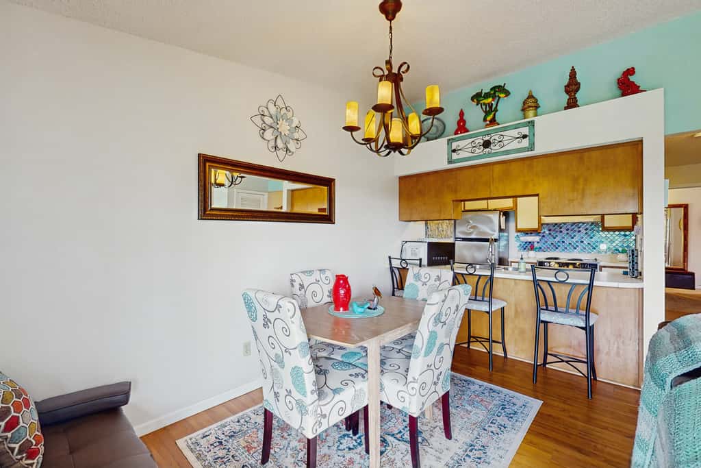 Serene 1BR Retreat - GOLF VIEW - Pools & Fireplace
