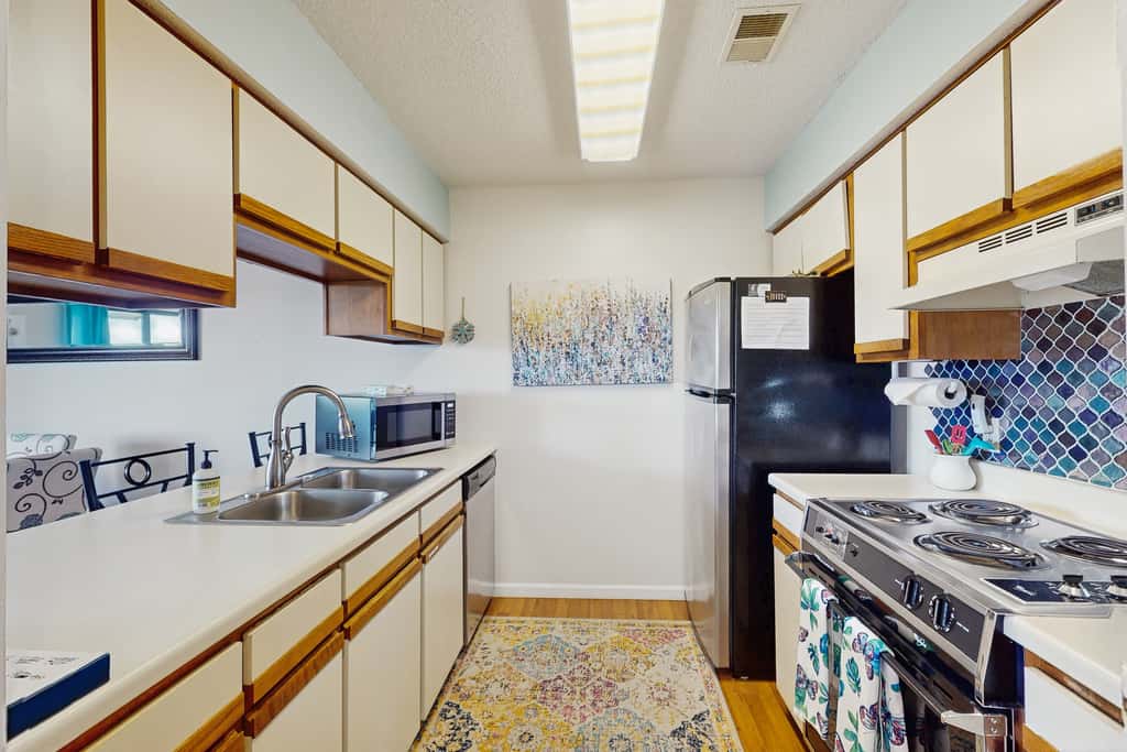 Serene 1BR Retreat - GOLF VIEW - Pools & Fireplace