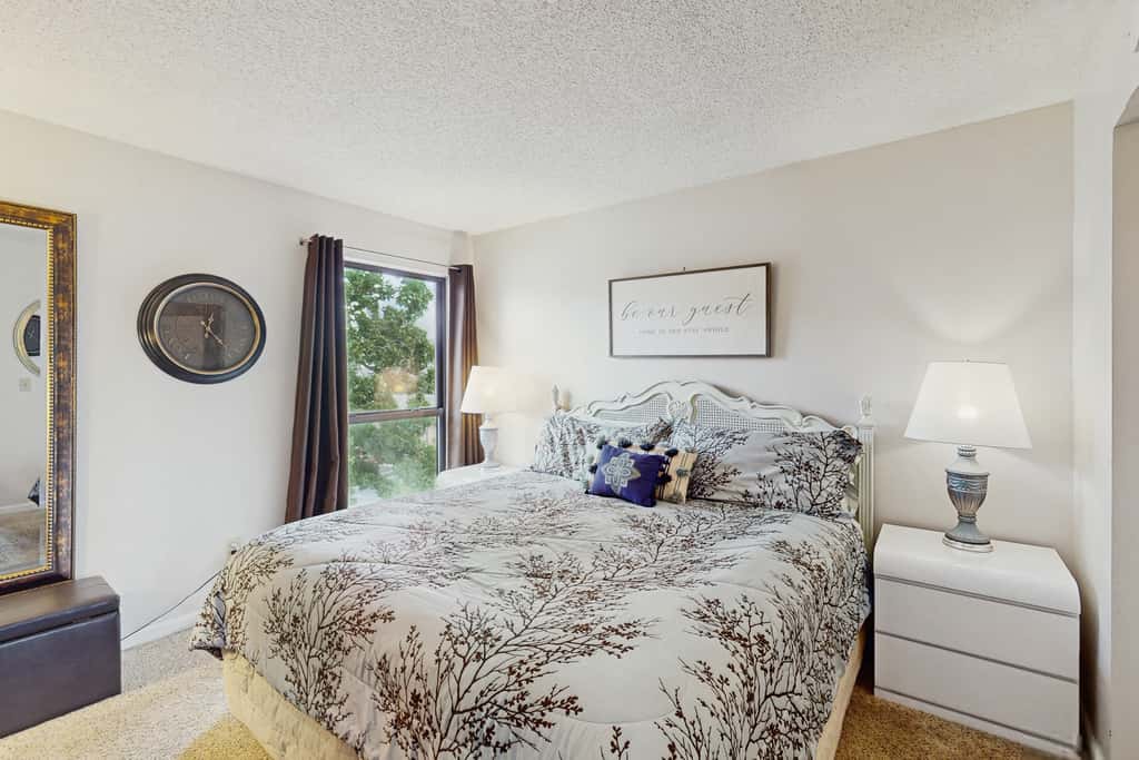 Serene 1BR Retreat - GOLF VIEW - Pools & Fireplace