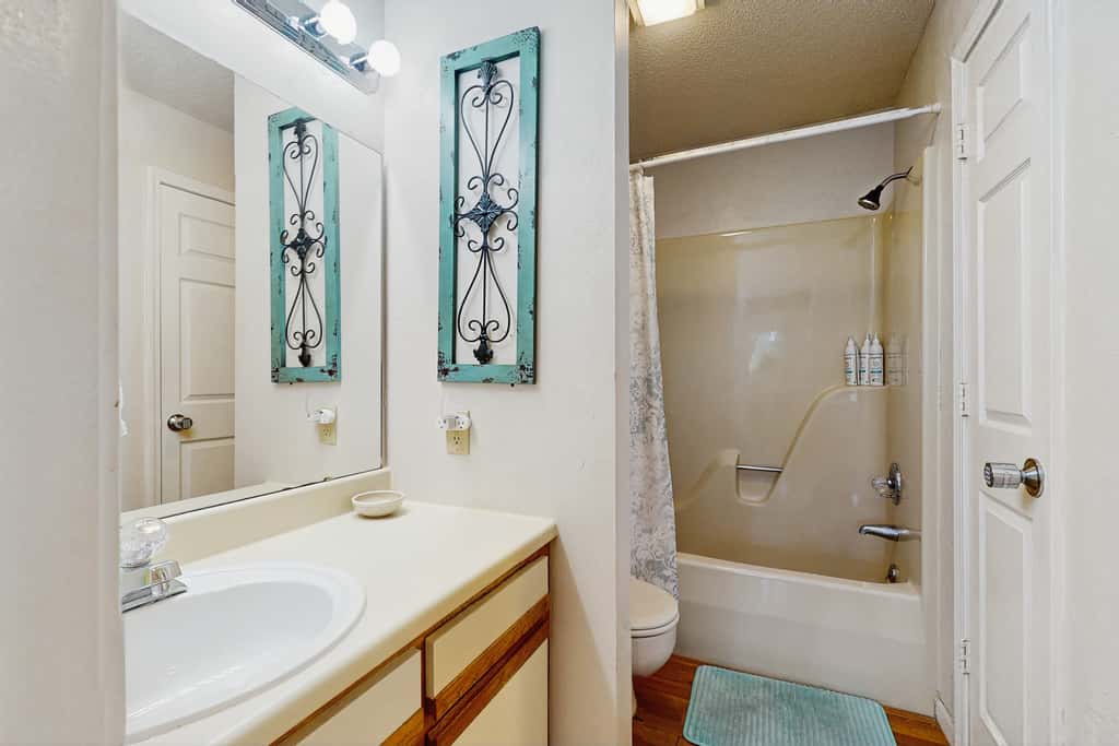 Serene 1BR Retreat - GOLF VIEW - Pools & Fireplace