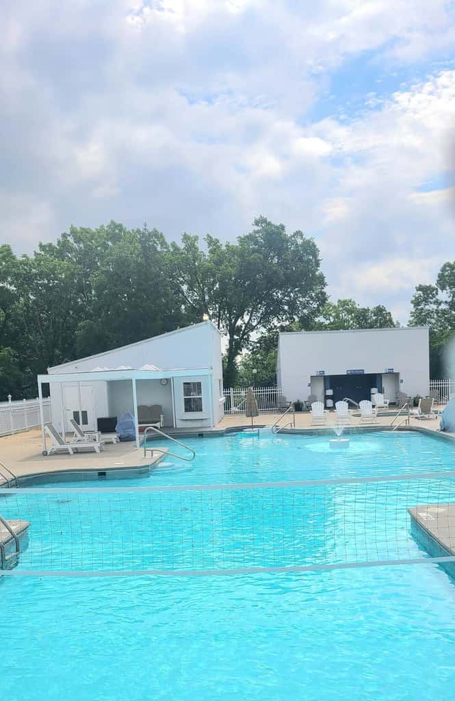 Rustic 2BR Cabin *POOL* Wooded