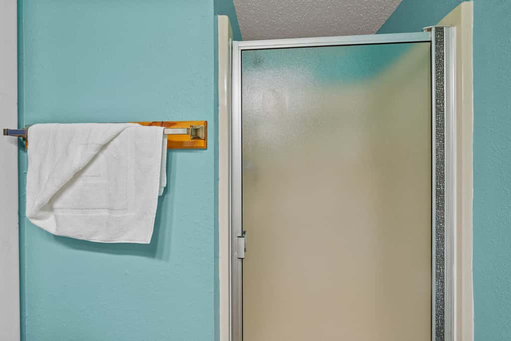 Rustic 2BR Cabin *POOL* Wooded