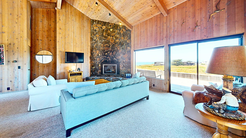 Pelican Landing - Ocean view home with stone fireplace, dog-friendly