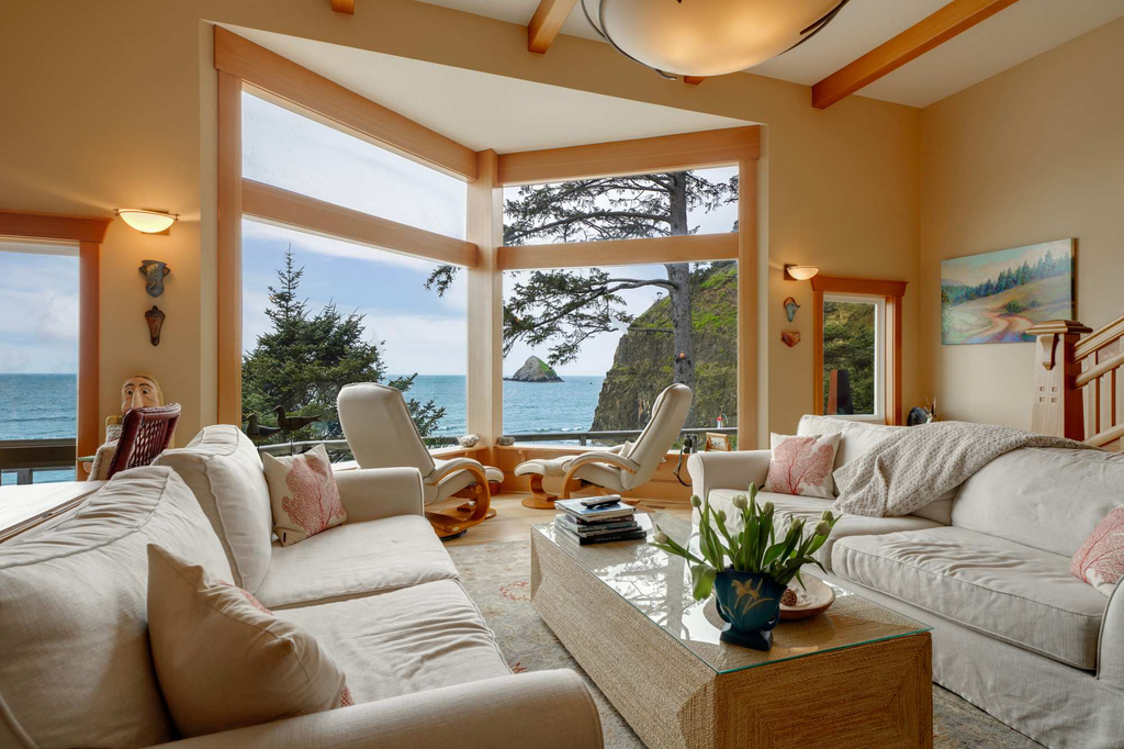 *New Listing* Breathtaking Views of Endless Ocean