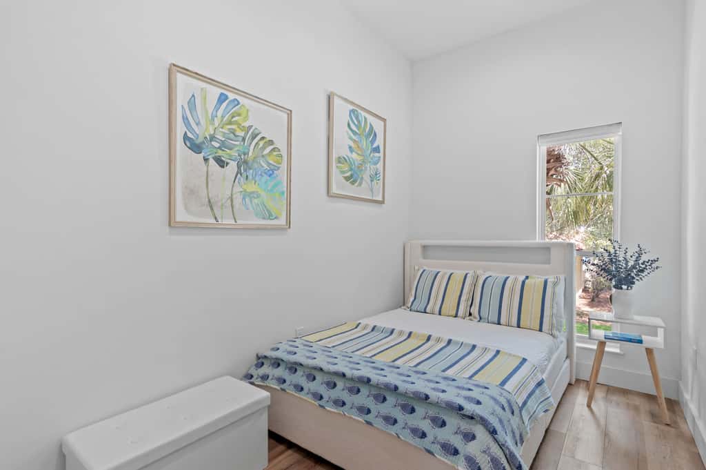 4BR oasis, community pool, 5 min to beach