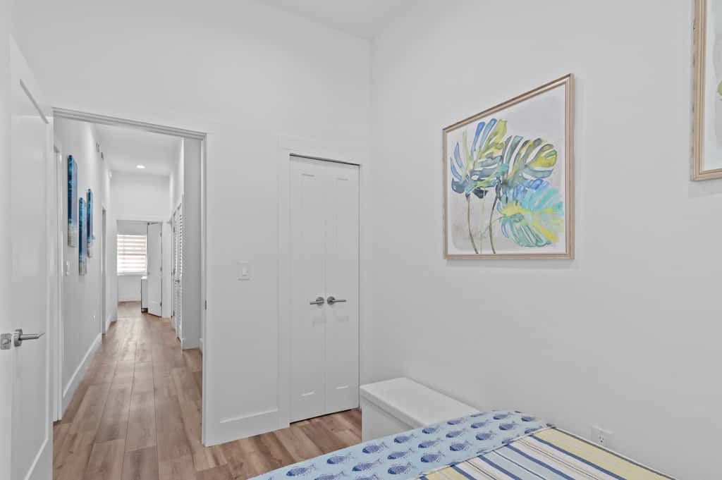 4BR oasis, community pool, 5 min to beach