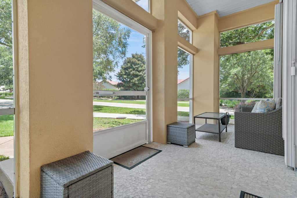 4BR oasis, community pool, 5 min to beach
