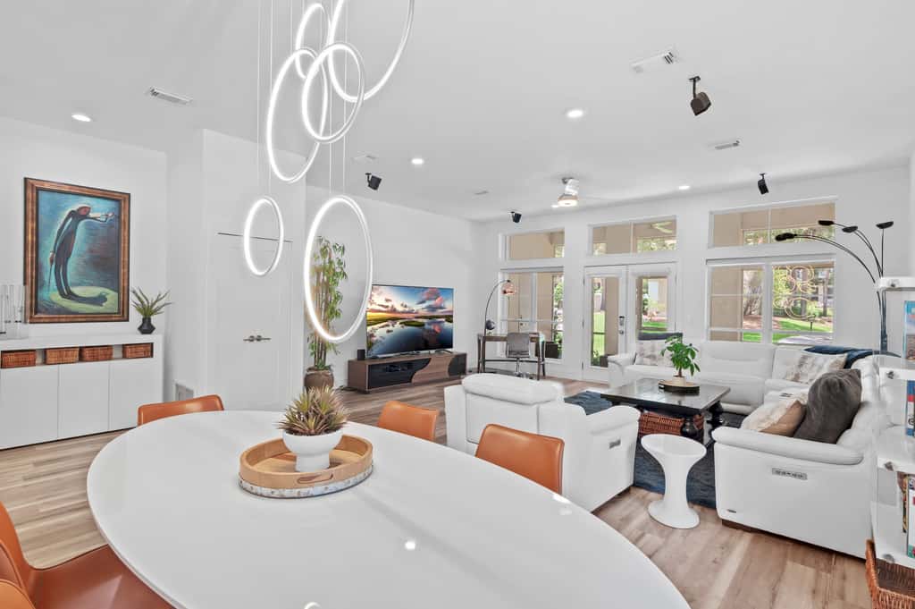 4BR oasis, community pool, 5 min to beach