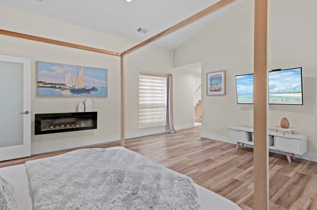 4BR oasis, community pool, 5 min to beach