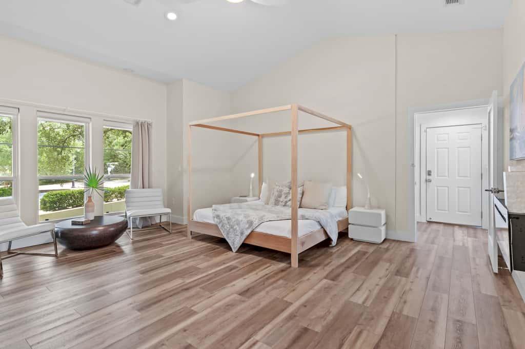 4BR oasis, community pool, 5 min to beach