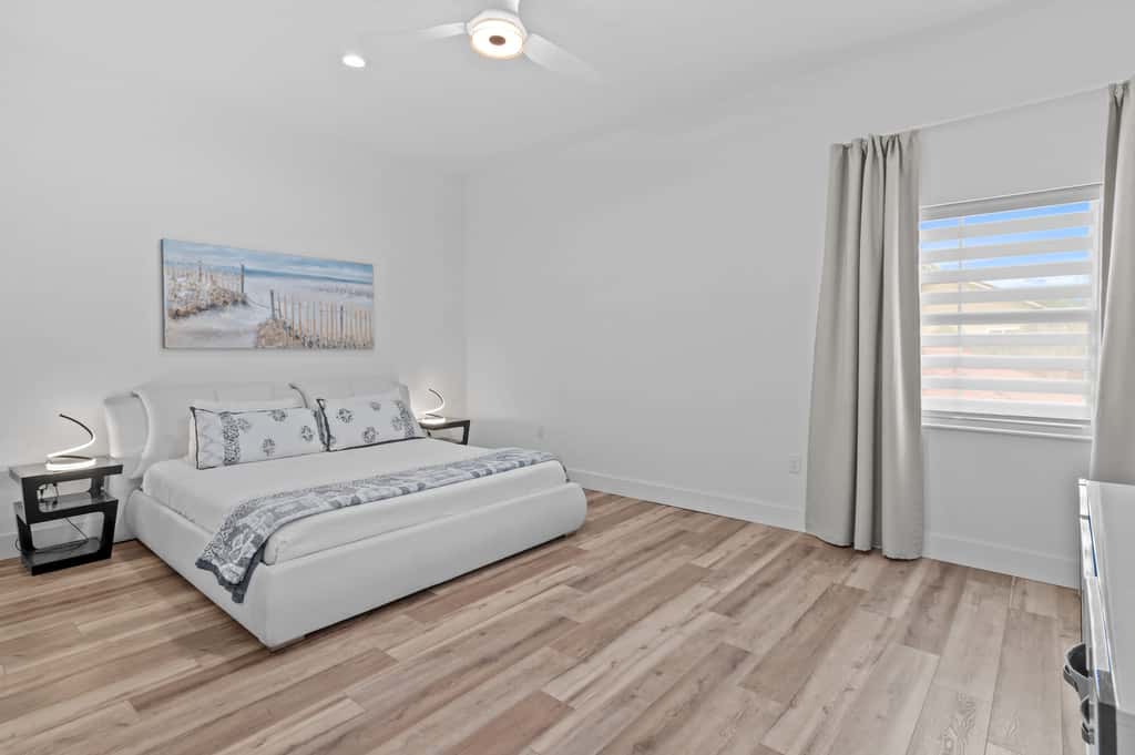 4BR oasis, community pool, 5 min to beach