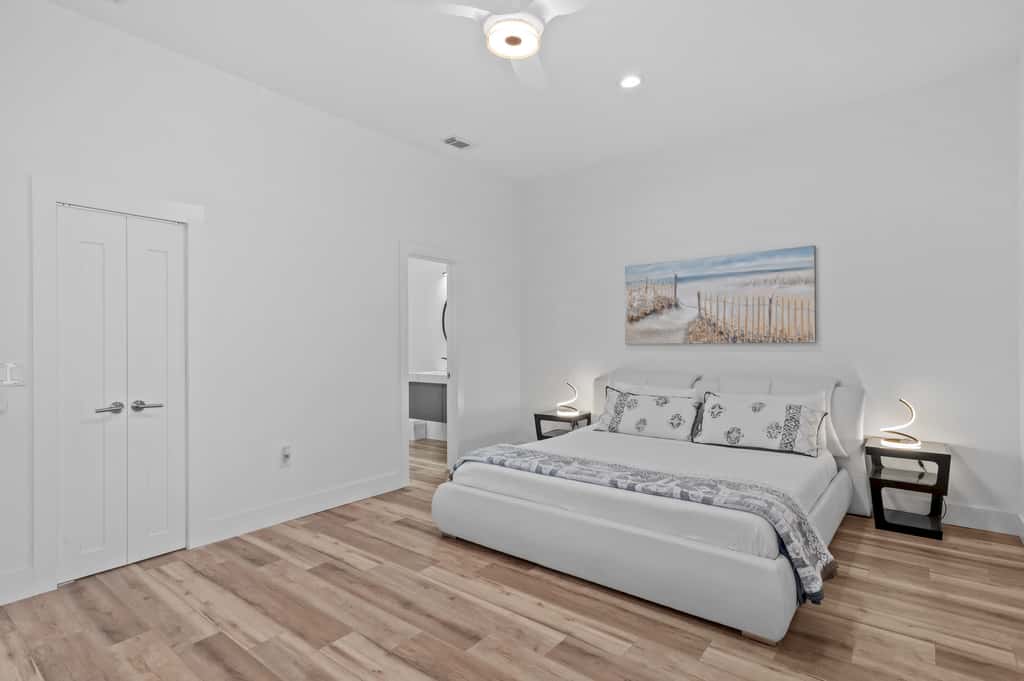 4BR oasis, community pool, 5 min to beach