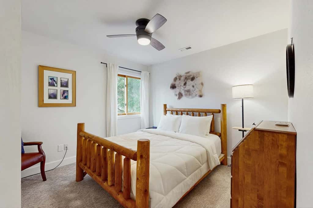 Riverfront retreat with panoramic river and forest views