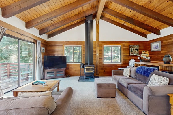 Enjoy unforgettable vacations with family and friends on Tahoe’s beautiful North Shore. Set on a peaceful hillside above the lake, this inviting home offers the perfect blend of relaxation and adventure. Soak in the hot tub under the stars, explore hiking and biking trails right outside the front door. This location is ideal for winter fun, with easy access to skiing at Palisades Tahoe and Northstar!