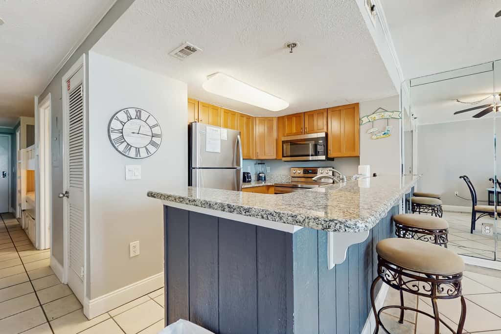 Gorgeous gulf front condo with pools, hot tub, and gym