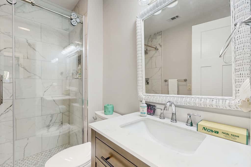 Renovated One-Level Walk to Beach 1 BR Condo
