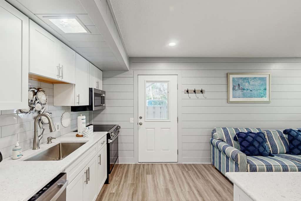Renovated One-Level Walk to Beach 1 BR Condo