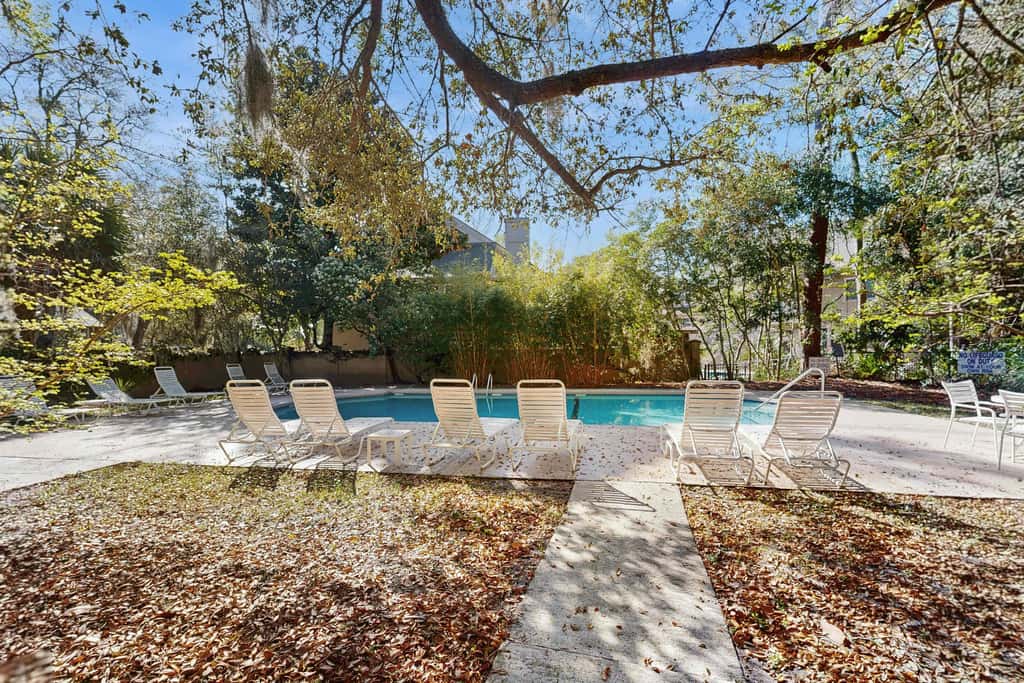 Renovated One-Level Walk to Beach 1 BR Condo