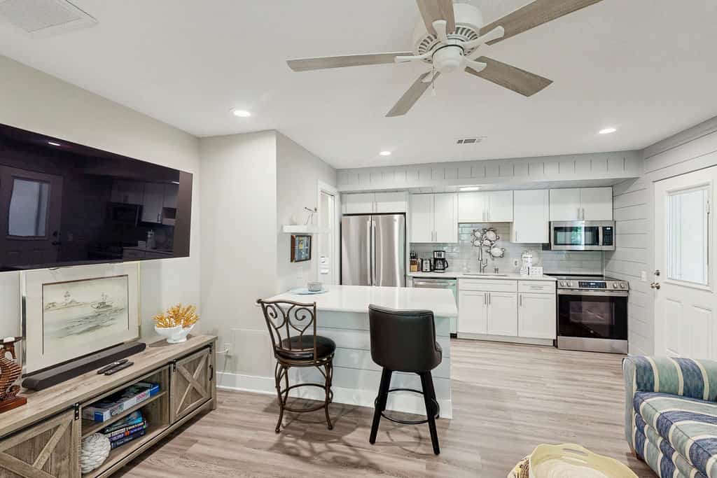 A relaxing Hilton Head Island escape in South Forest Beach. This ground-floor condo at Cordillo Cabanas offers a comfortable stay just a short walk to the beach and close to Coligny Plaza for dining, shopping, and local favorites. Enjoy a convenient location paired with a laid-back coastal setting—perfect for a simple and stress-free getaway.