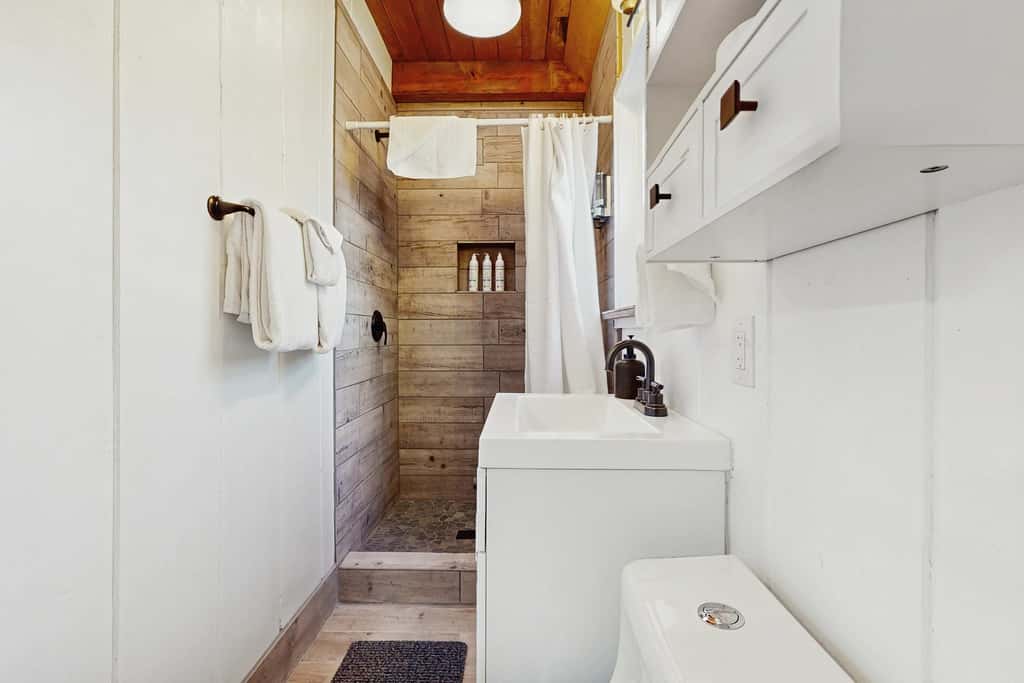 Rustic-modern Kings Beach cabin with fire pit, BBQ decks, and a private yard—perfect for year-round Tahoe getaways!