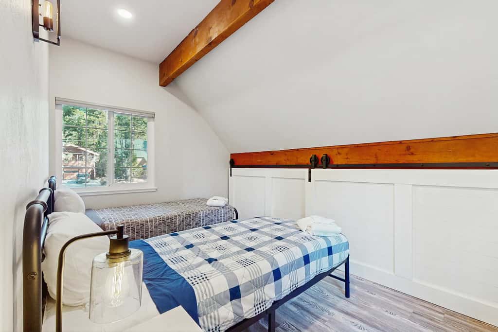 Rustic-modern Kings Beach cabin with fire pit, BBQ decks, and a private yard—perfect for year-round Tahoe getaways!