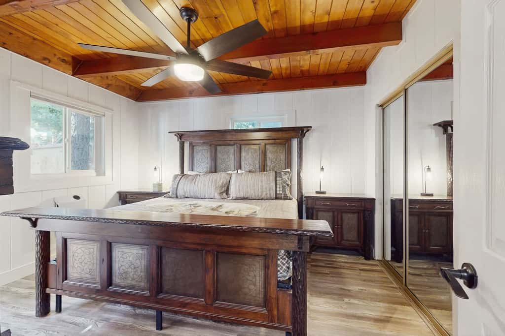 Rustic-modern Kings Beach cabin with fire pit, BBQ decks, and a private yard—perfect for year-round Tahoe getaways!