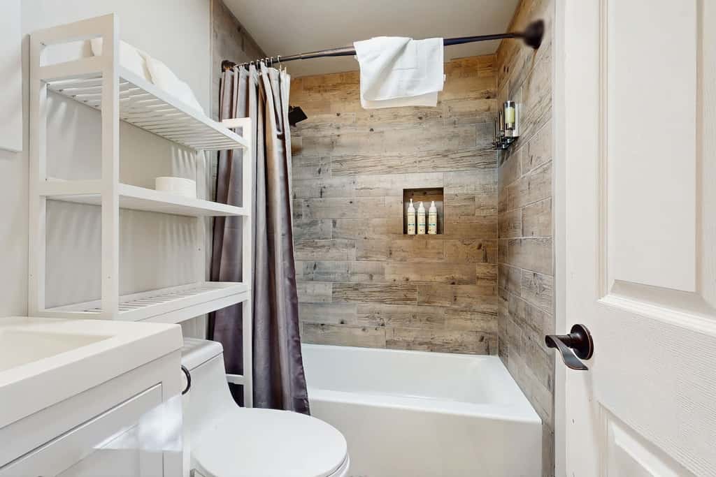 Rustic-modern Kings Beach cabin with fire pit, BBQ decks, and a private yard—perfect for year-round Tahoe getaways!