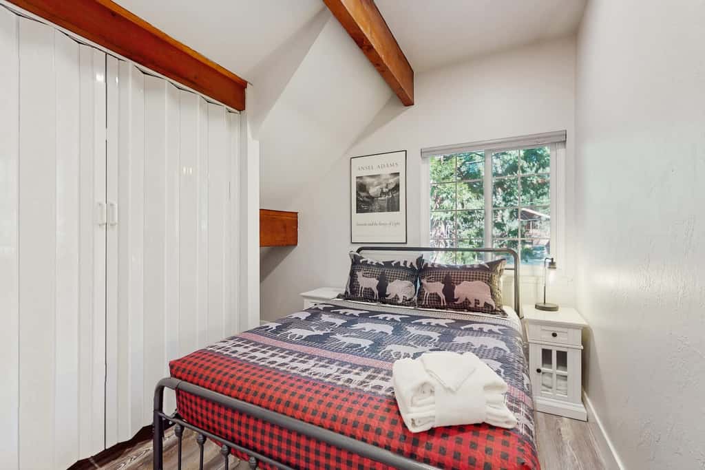 Rustic-modern Kings Beach cabin with fire pit, BBQ decks, and a private yard—perfect for year-round Tahoe getaways!