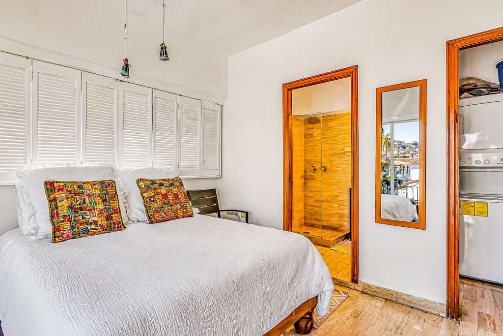 Downtown Malecon beach front, AC, walk to restaurant/bars, rooftop 360 views