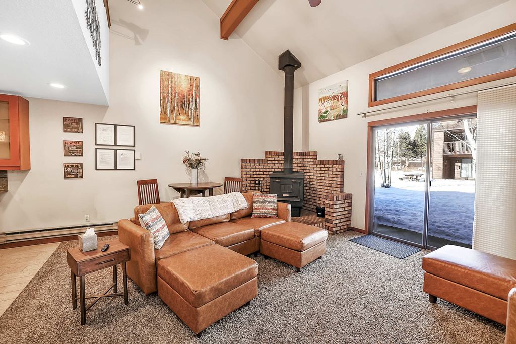 Sunny McCall Getaway Sleeps 8, Pool & Walk To Lake