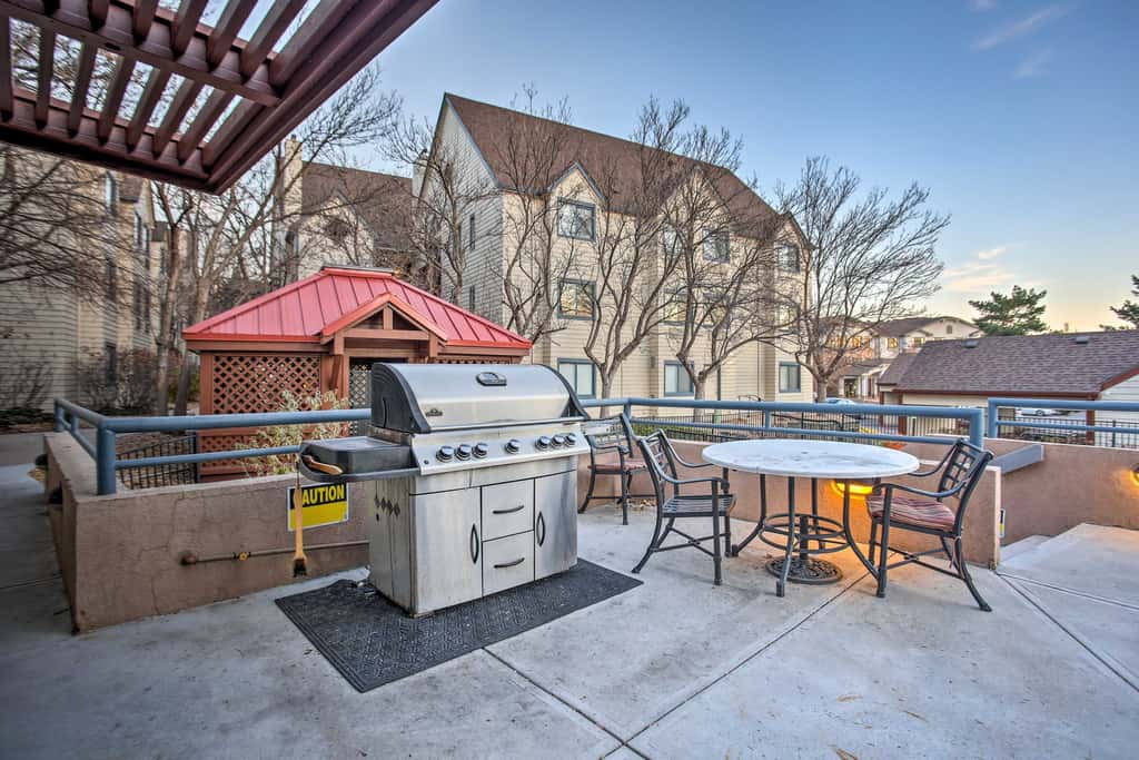 Greenwood Village Condo w/ Pool Access!