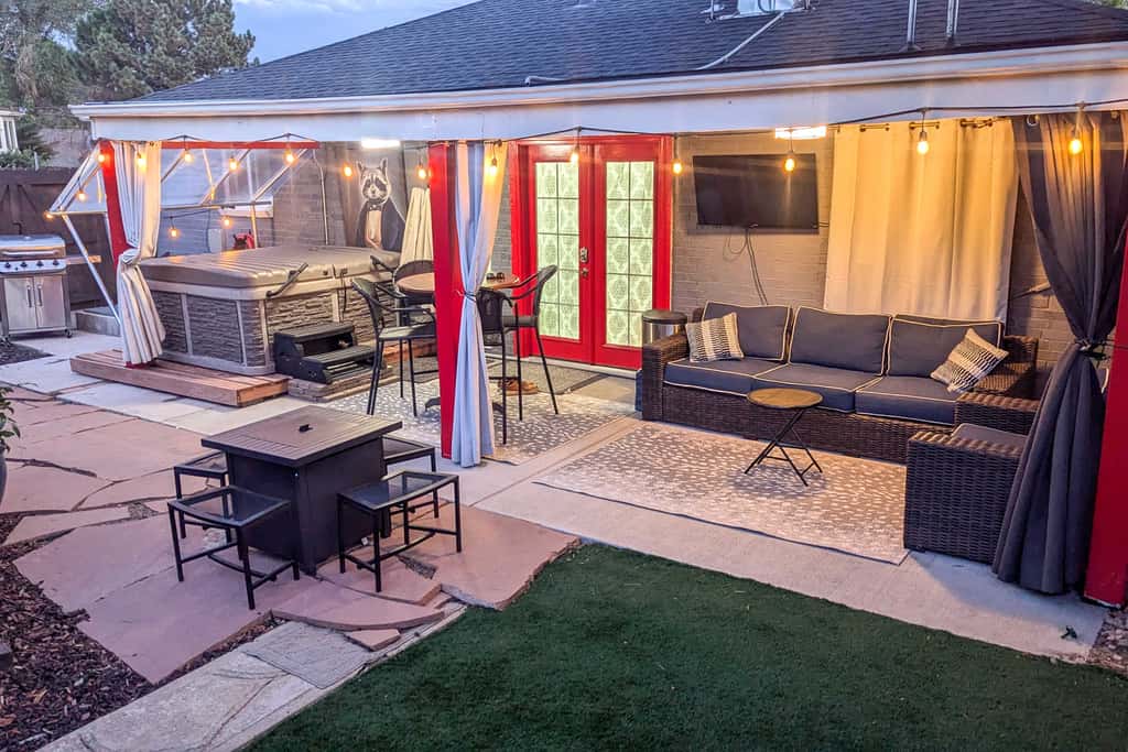 Location! Outdoor Living Hot Tub Walkable Denver