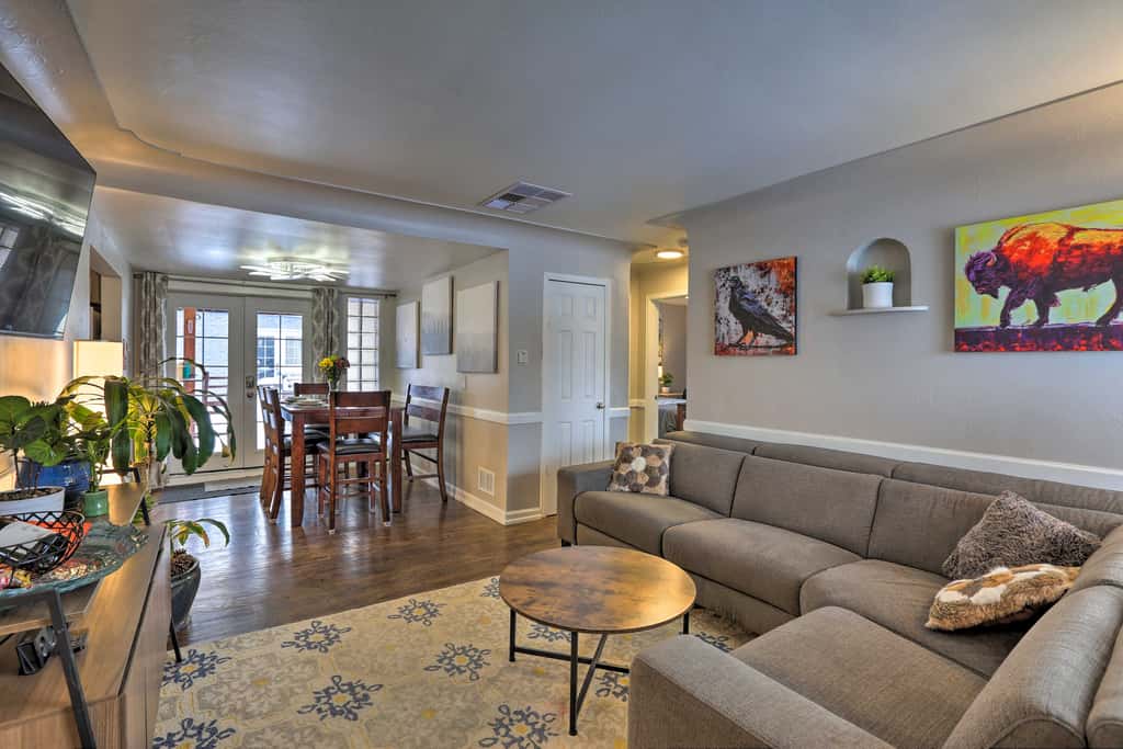 Location! Outdoor Living Hot Tub Walkable Denver
