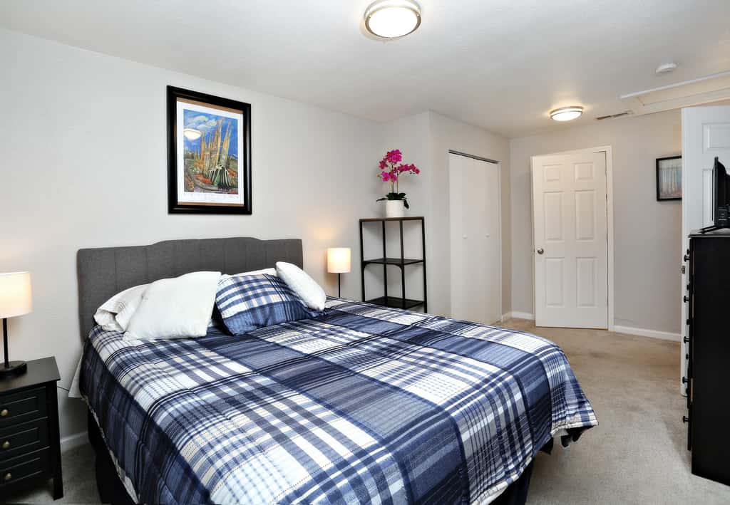Location! Outdoor Living Hot Tub Walkable Denver